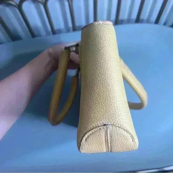 Vintage Tods leather cream shoulder bag small handbag white stitching detail - Picture 6 of 16